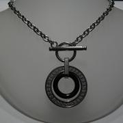 ocelový náhrdelník s černou keramikou